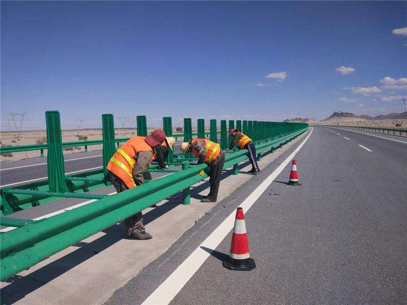 七坊镇高速公路护栏